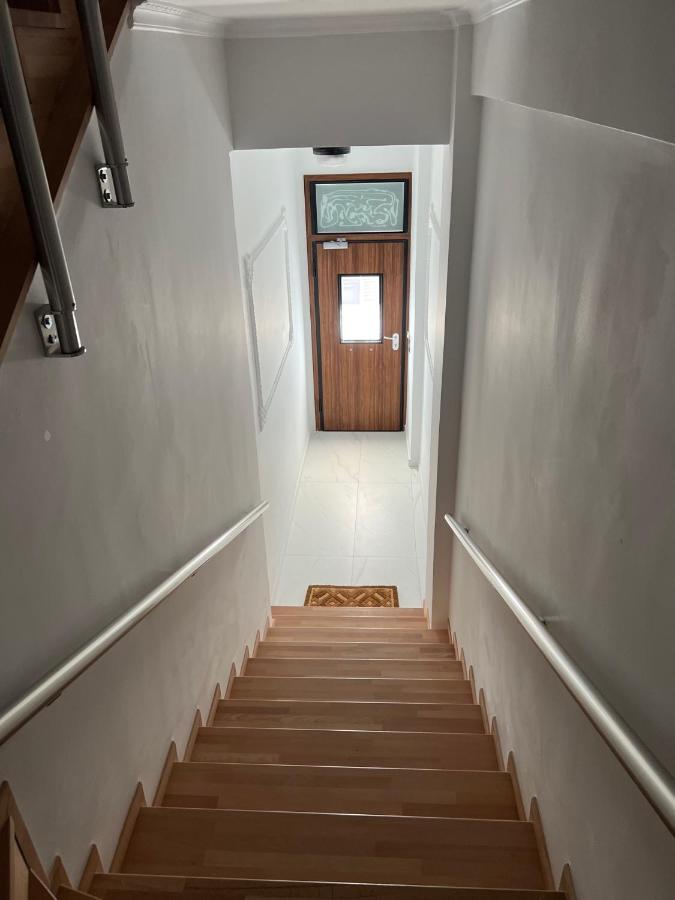 Kontis' Deluxe Furnished Apartment ルートラキ エクステリア 写真