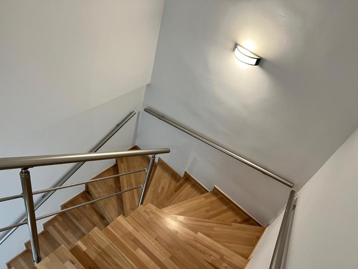 Kontis' Deluxe Furnished Apartment ルートラキ エクステリア 写真