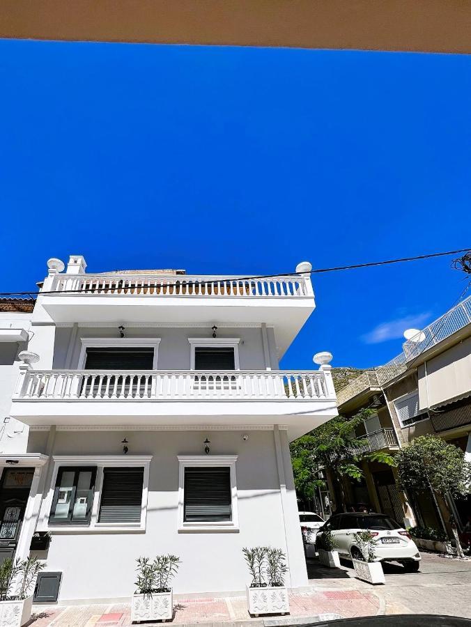 Kontis' Deluxe Furnished Apartment ルートラキ エクステリア 写真