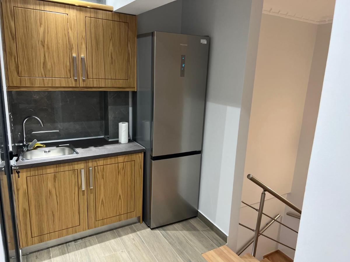 Kontis' Deluxe Furnished Apartment ルートラキ エクステリア 写真