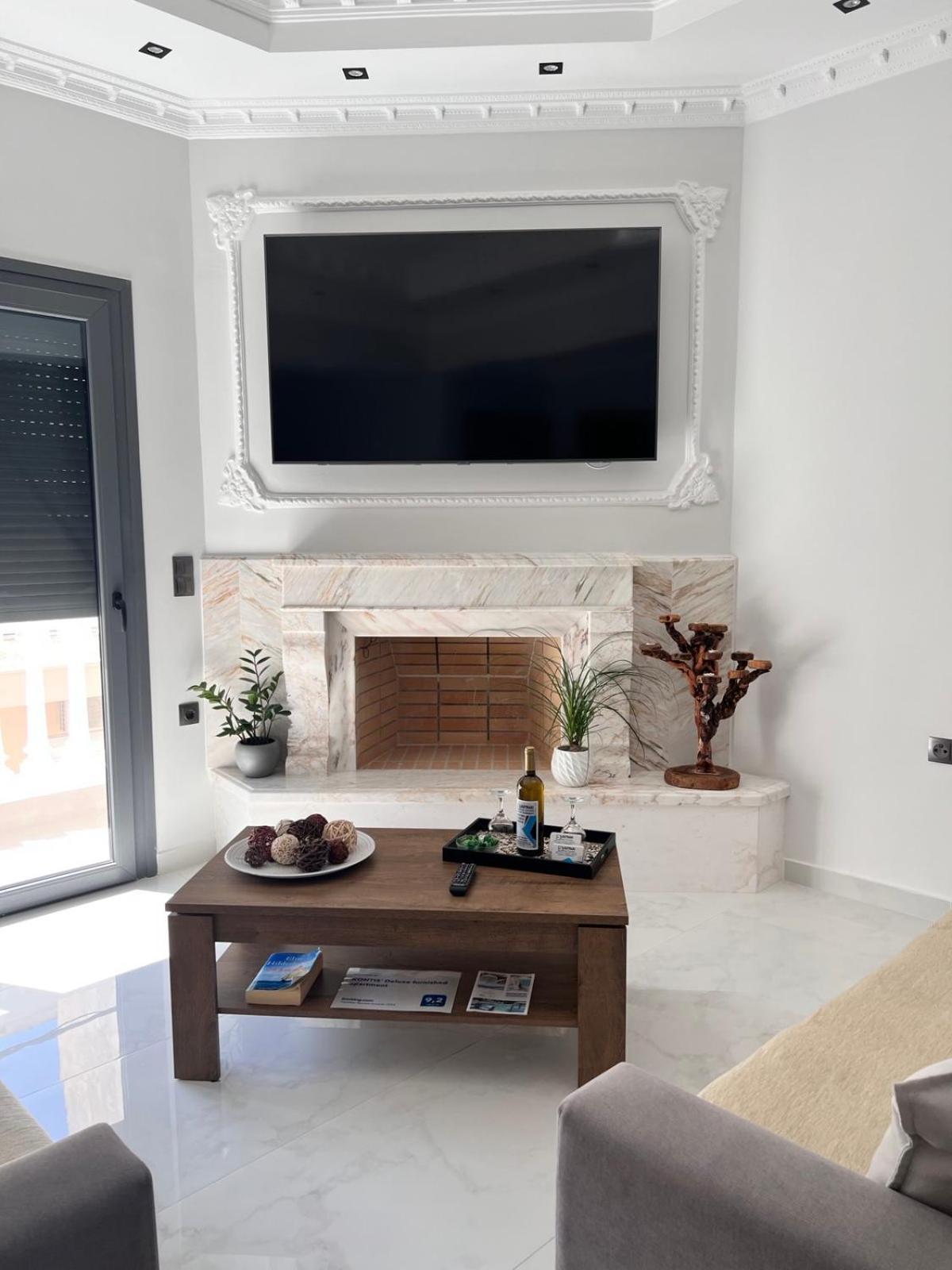 Kontis' Deluxe Furnished Apartment ルートラキ エクステリア 写真