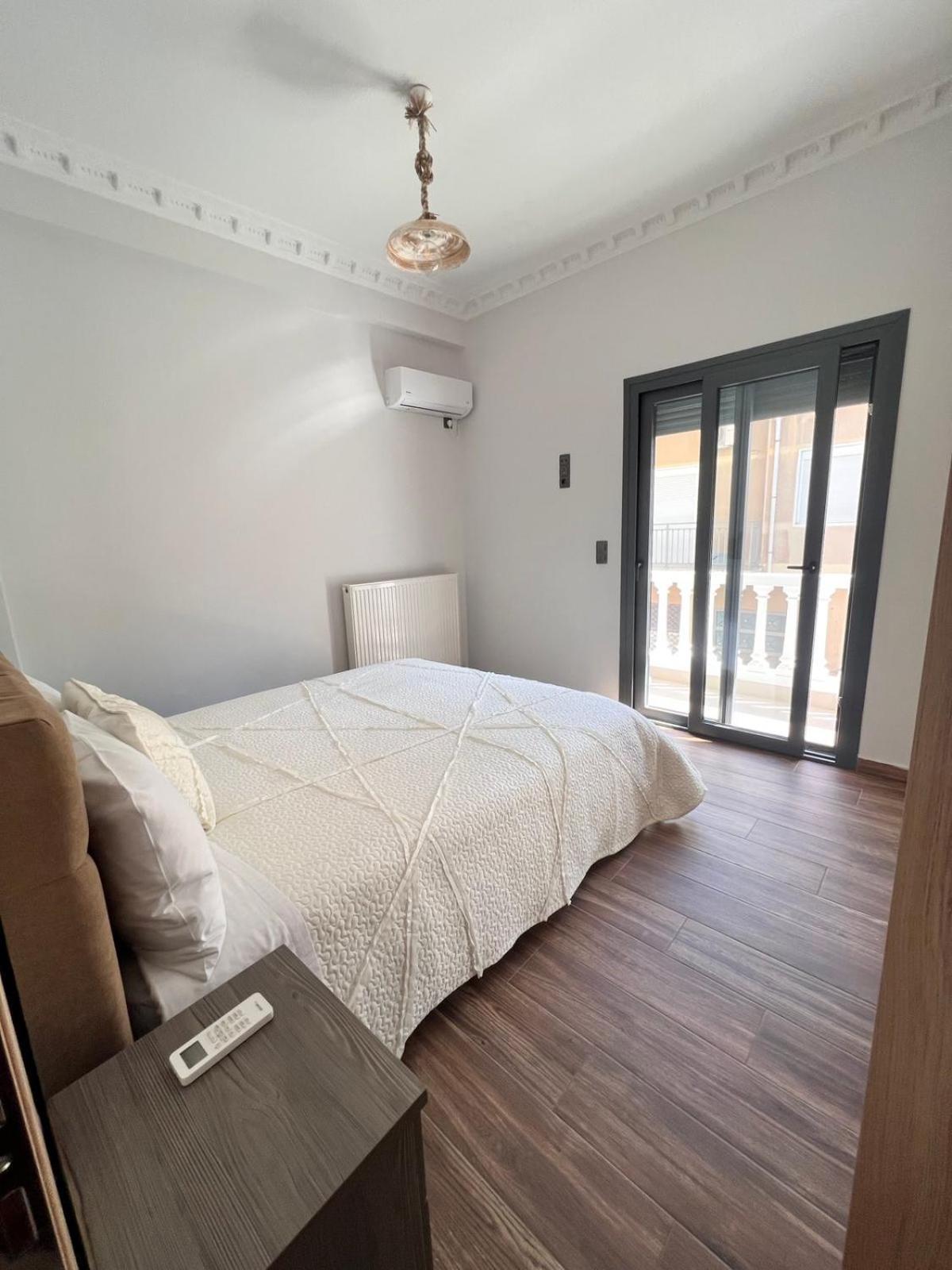 Kontis' Deluxe Furnished Apartment ルートラキ エクステリア 写真