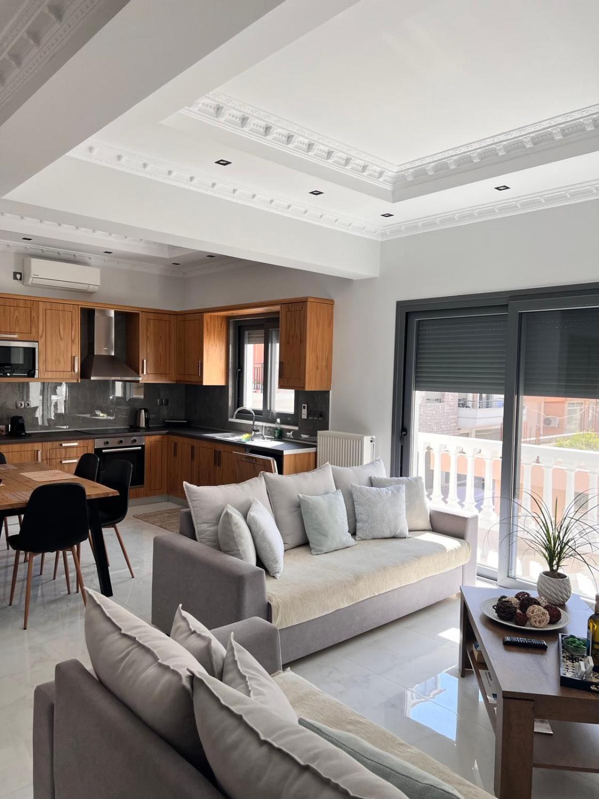 Kontis' Deluxe Furnished Apartment ルートラキ エクステリア 写真