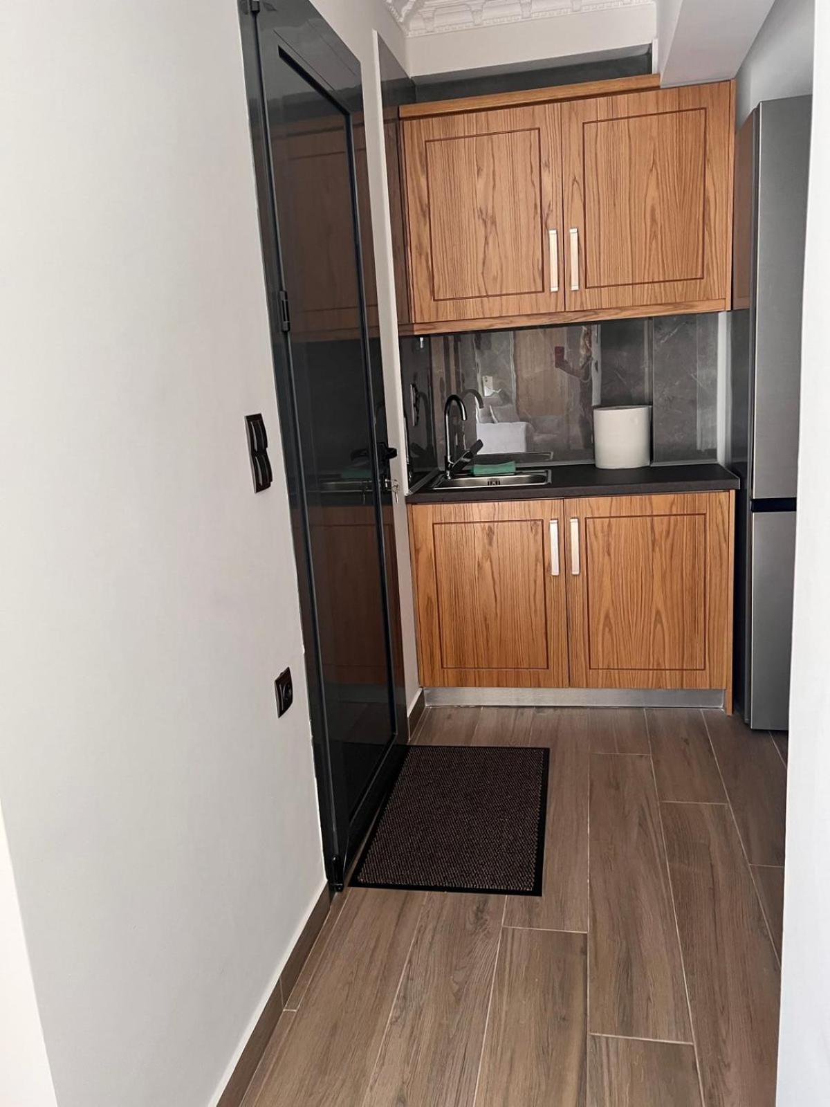 Kontis' Deluxe Furnished Apartment ルートラキ エクステリア 写真
