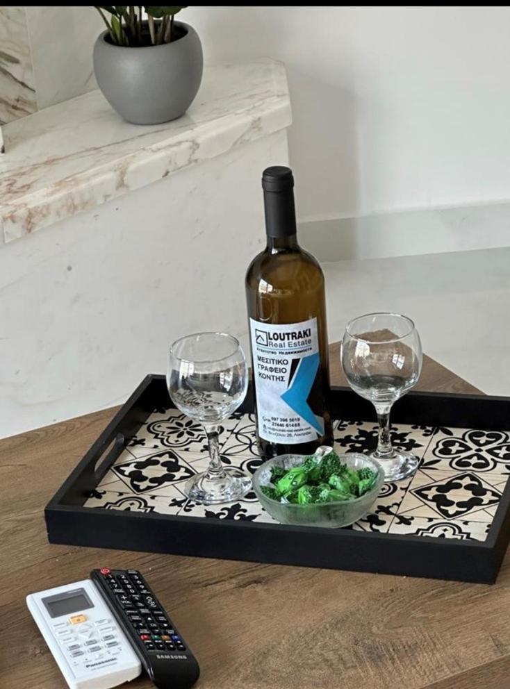 Kontis' Deluxe Furnished Apartment ルートラキ エクステリア 写真
